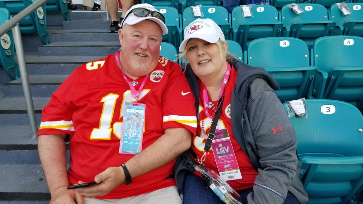 Super Bowl Fans Feature